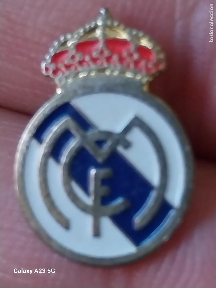 Coleccionismo deportivo: REAL MADRID INSIGNIA PIN PINCHO PINTURA LACADA 1.78CMS ALTO VINTAGE