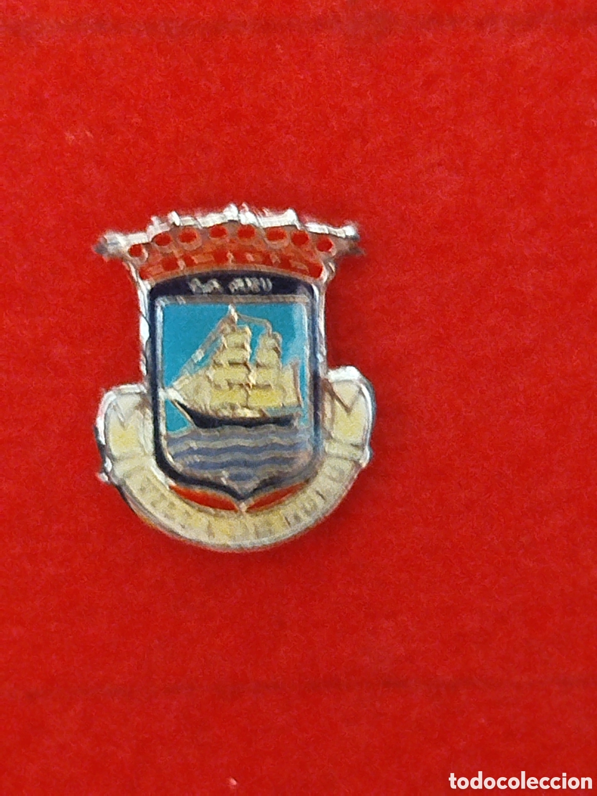 Coleccionismo deportivo: INSIGNIA DE FUTBOL UD BUEU.PONTEVEDRA