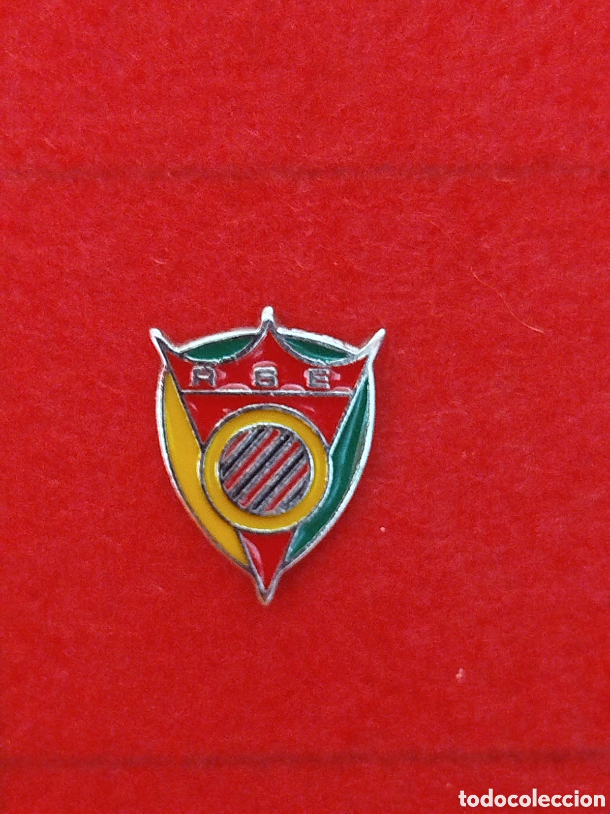 Coleccionismo deportivo: INSIGNIA DE FUTBOL CD RECREATIVO SU EMINENCIA.SEVILLA