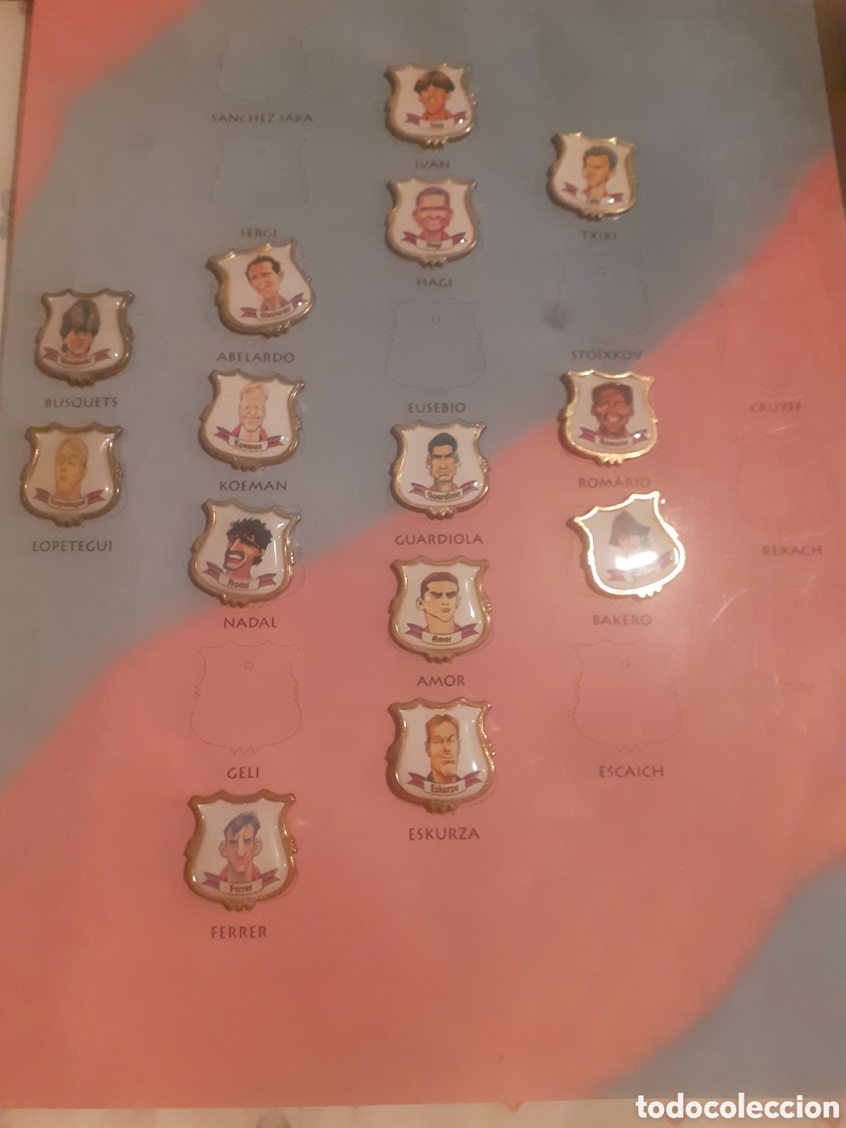 Coleccionismo deportivo: ALBUM LOS PINS DE LAS CARICATURAS. MUNDO DEPORTIVO. FC BARCELONA. 94 - 95. INCOMPLETO. 13 PINS DE 22