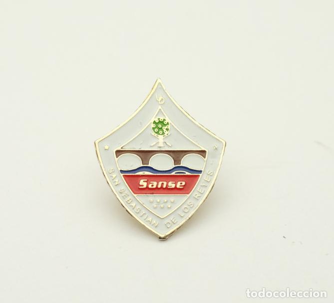 Coleccionismo deportivo: Badge Pin football clubs in Spain - UD San Sebasti&aacute;n de los Reyes.