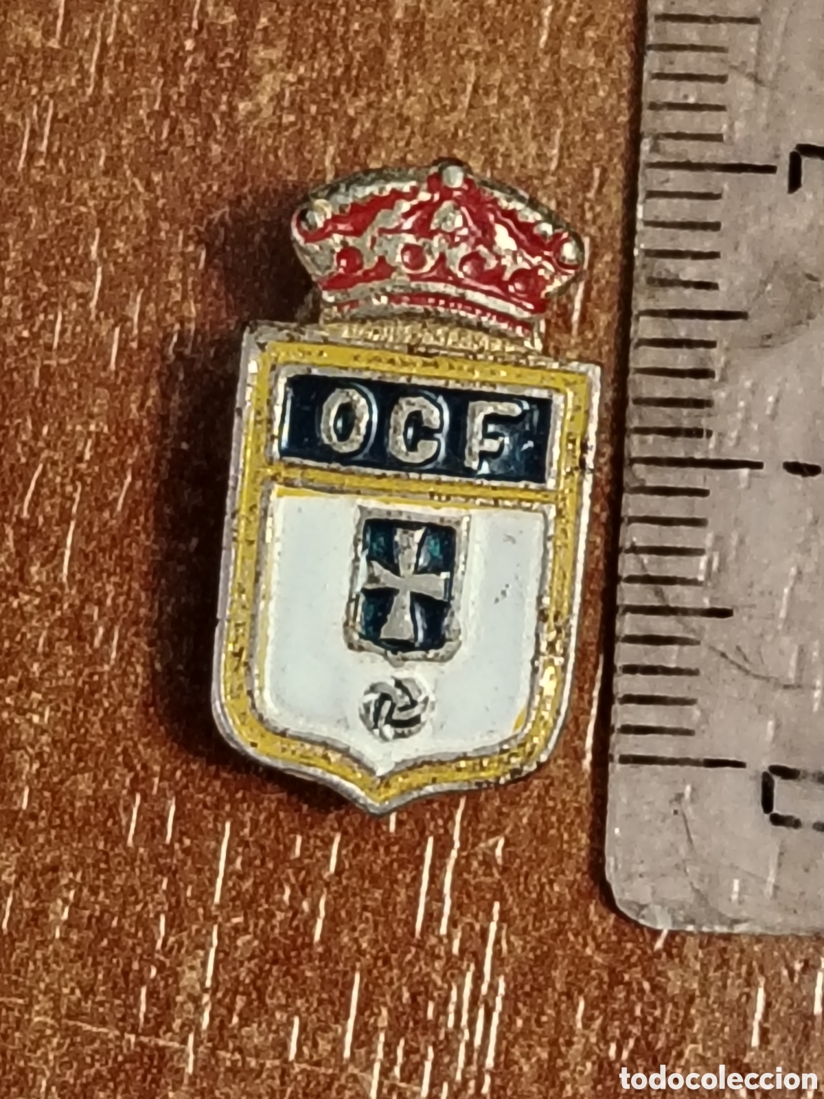 Coleccionismo deportivo: Insignia antigua Oviedo Club de f&uacute;tbol