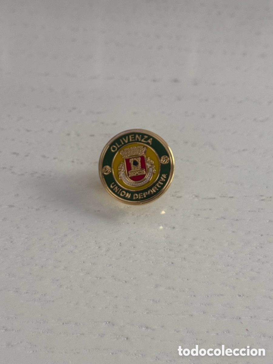 Coleccionismo deportivo: Pins oficial Olivenza UD (Extremadura)