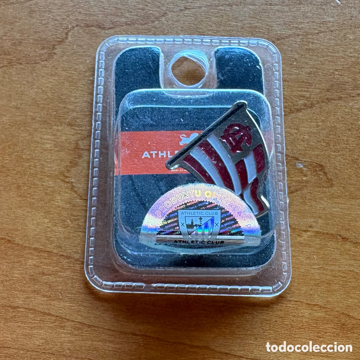 Coleccionismo deportivo: Pin Athletic Club Bilbao Bandera