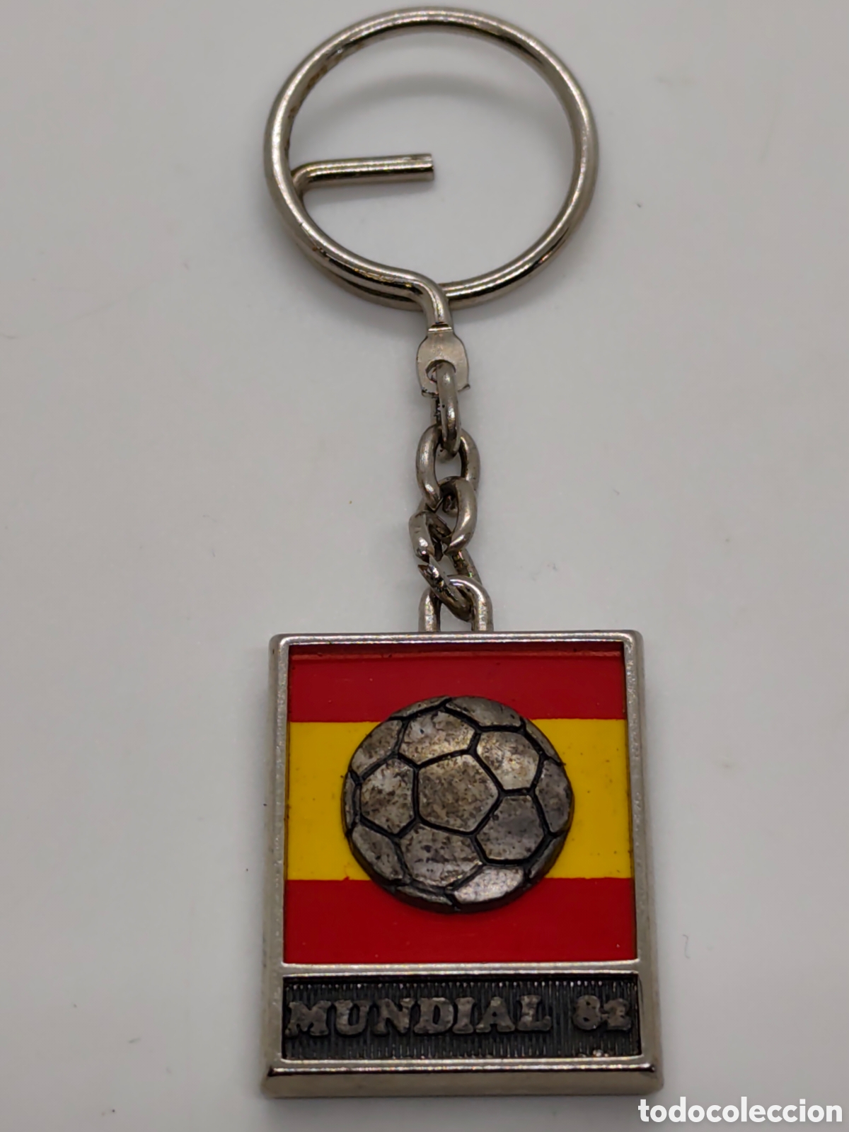 Coleccionismo deportivo: Llavero antiguo del mundial 1982
