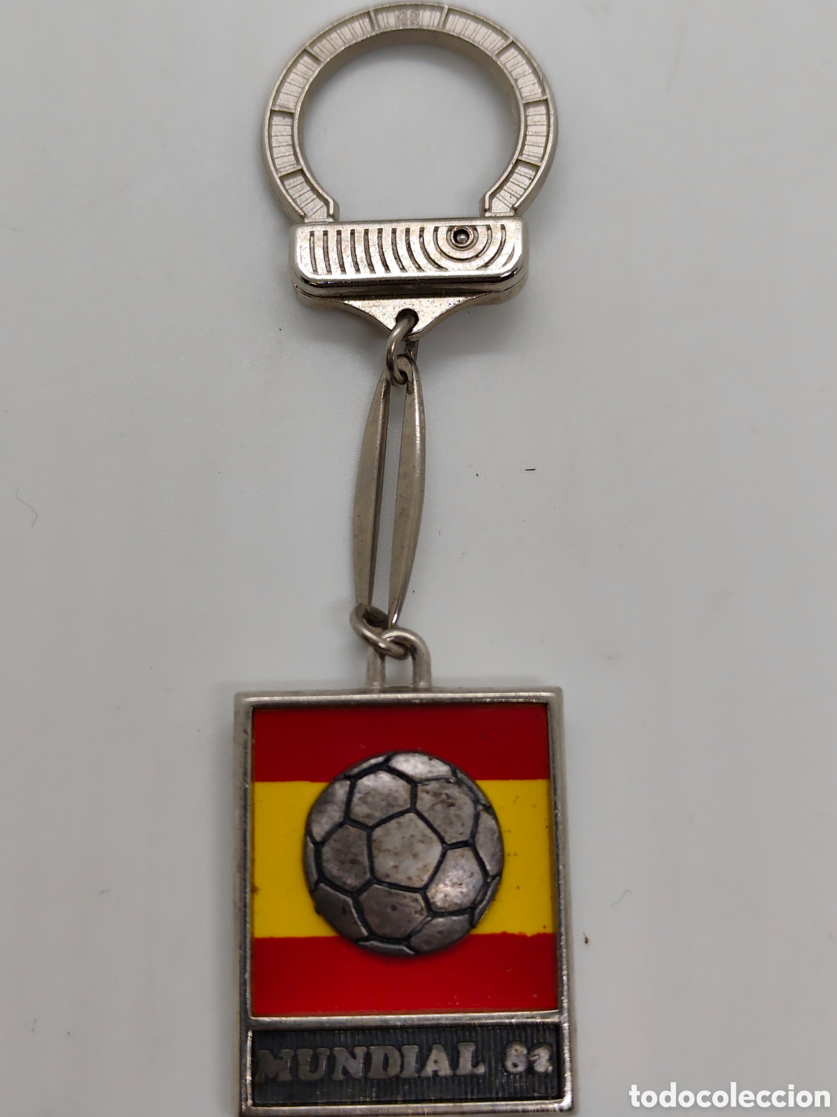 Coleccionismo deportivo: Llavero antiguo del mundial 1982