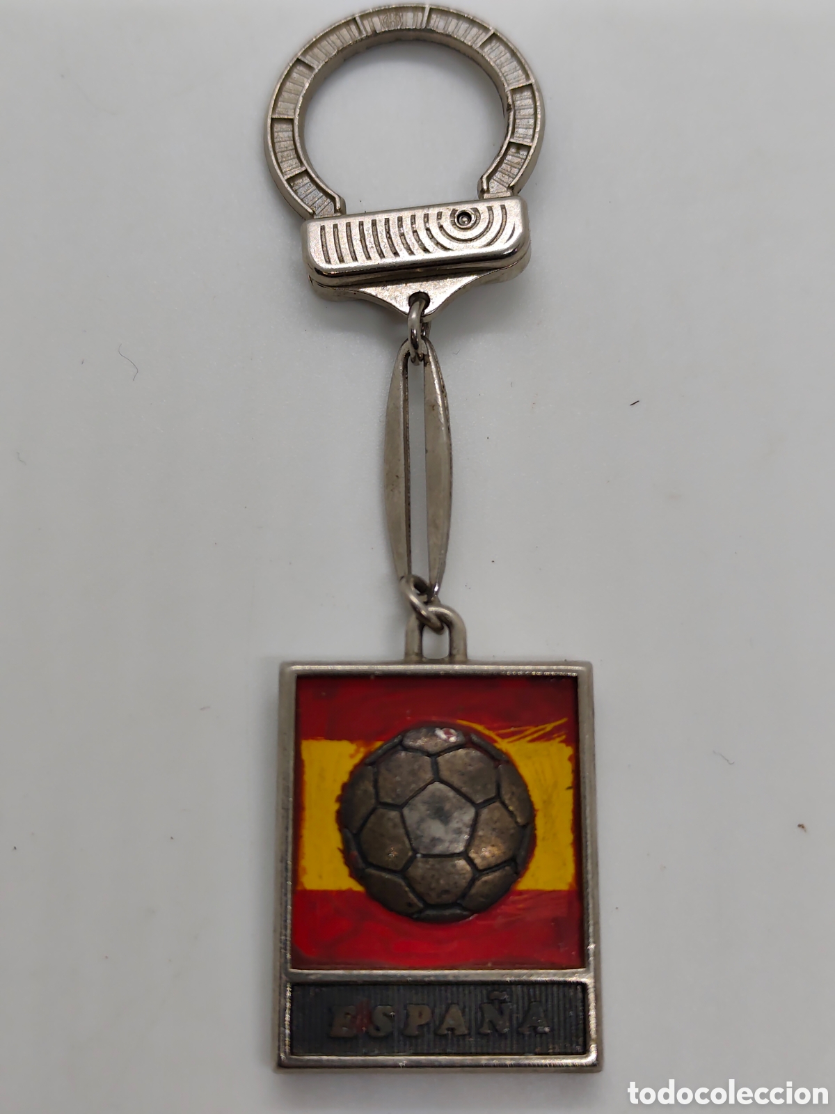 Coleccionismo deportivo: Llavero antiguo del mundial 1982
