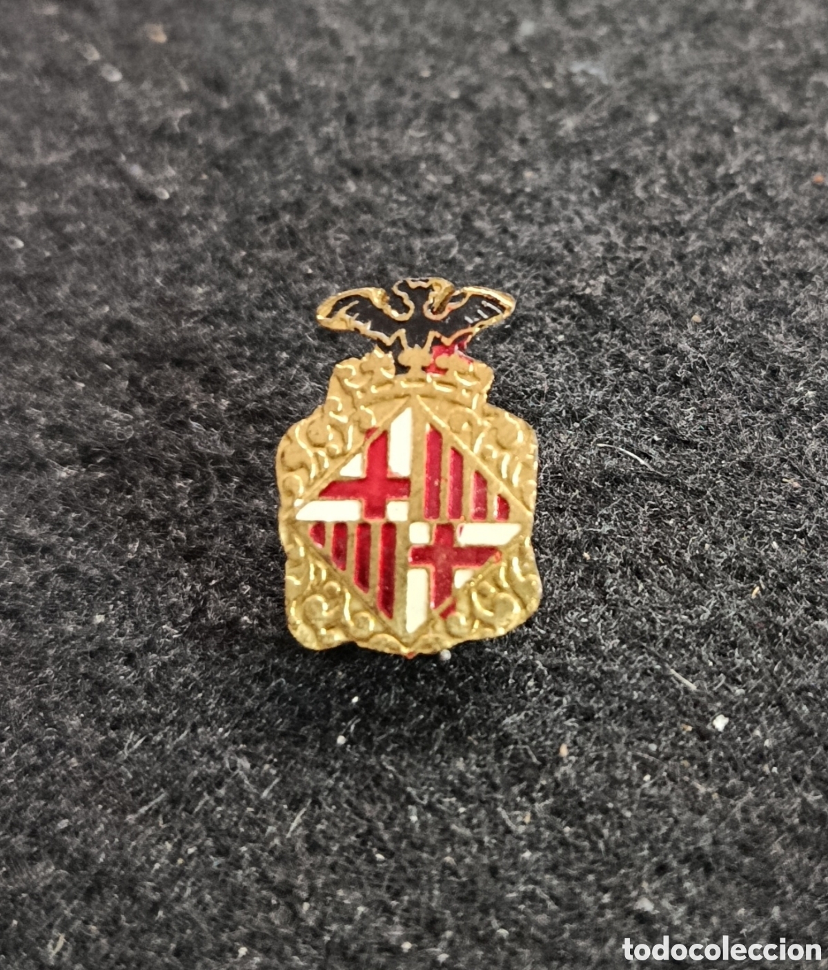 Coleccionismo deportivo: Antigua insignia pin de ojal o solapa escudo futbol f.c.b bar&ccedil;a club futbol barcelona