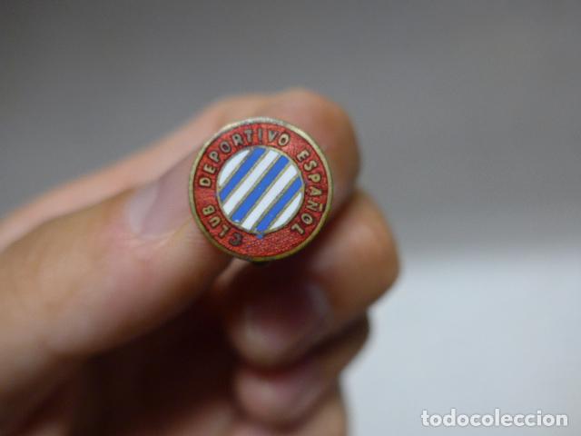 Coleccionismo deportivo: Antigua insignia republicana de futbol del Club Deportivo Espa&ntilde;ol, epoca Republica y Guerra civil