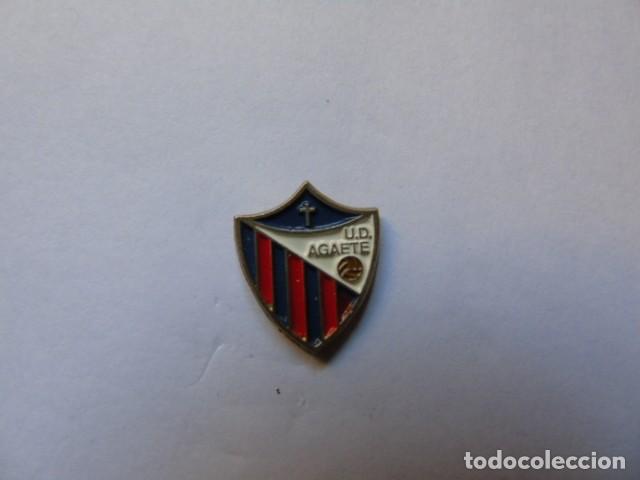 Coleccionismo deportivo: PIN FUTBOL UNION DEPORTIVA AGAETE- GRAN CANARIA