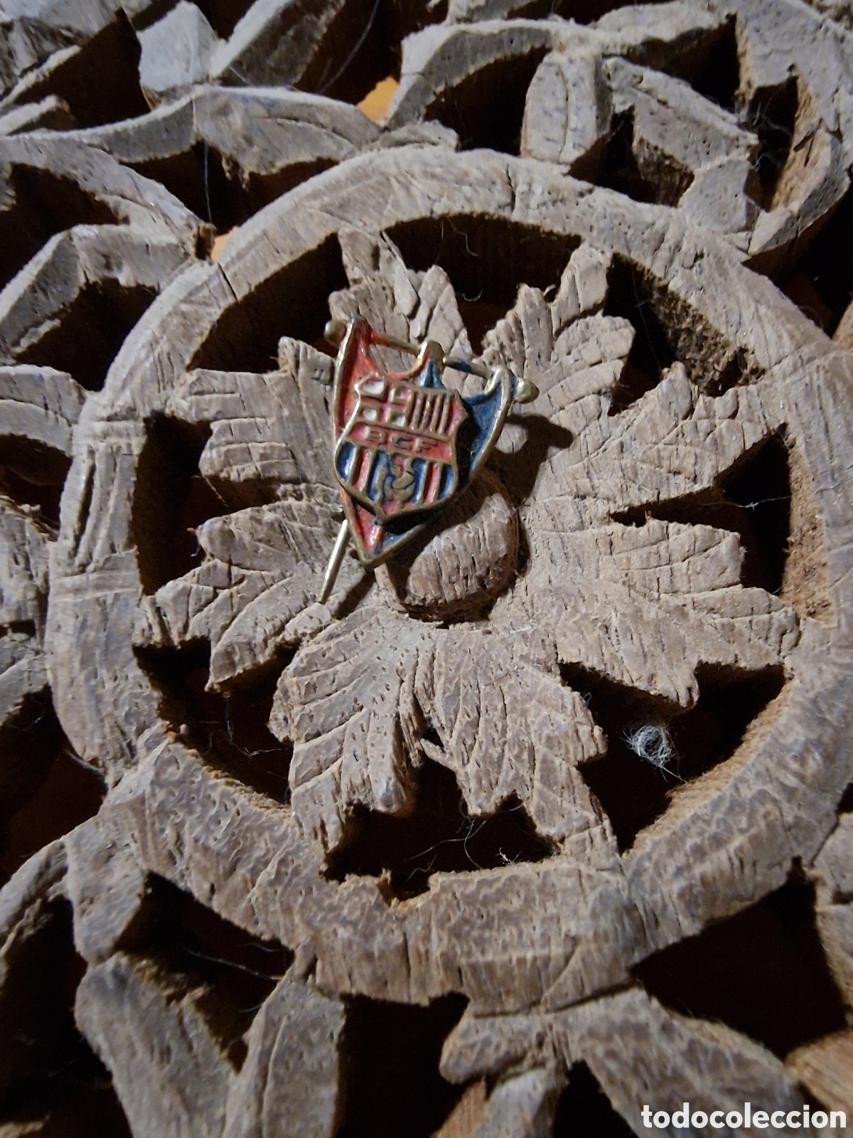 Coleccionismo deportivo: Antiguo pin,insignia de aguja,f&uacute;tbol club Barcelona,ideal coleccionista