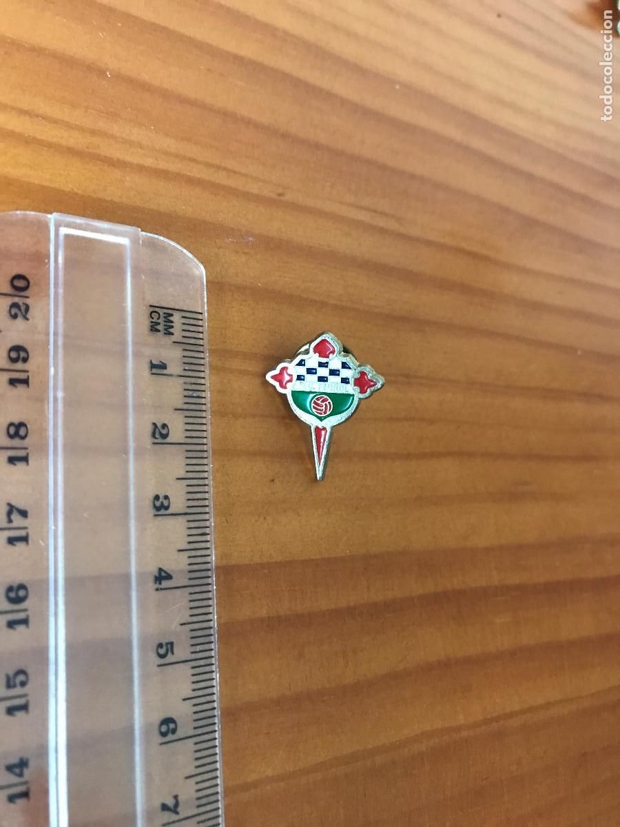 Coleccionismo deportivo: F&uacute;tbol. Pin Racing Club Ferrol
