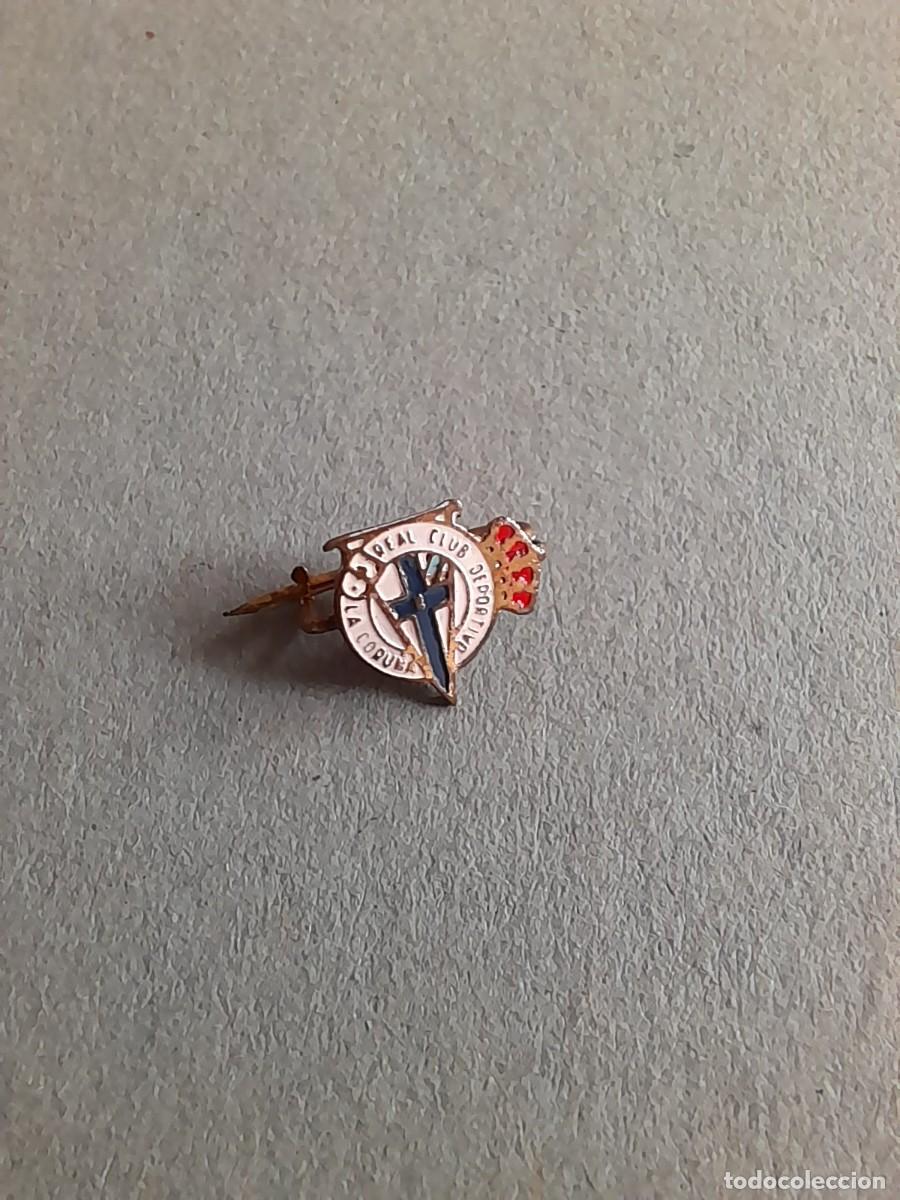 Coleccionismo deportivo: mini pin / aguja de futbol : real club deportivo la coru&ntilde;a, 9mm aprox