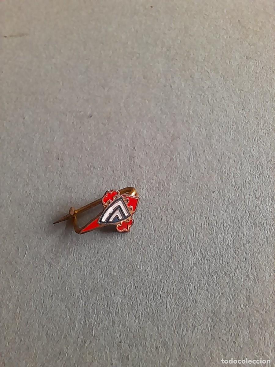 Coleccionismo deportivo: mini pin / aguja de futbol : real club celta de vigo, 1cm aprox