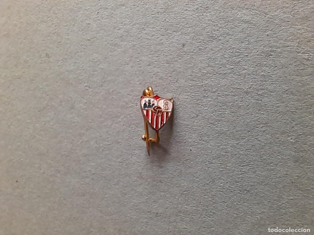 Coleccionismo deportivo: mini pin / aguja de futbol : sevilla futbol club, 8mm aprox