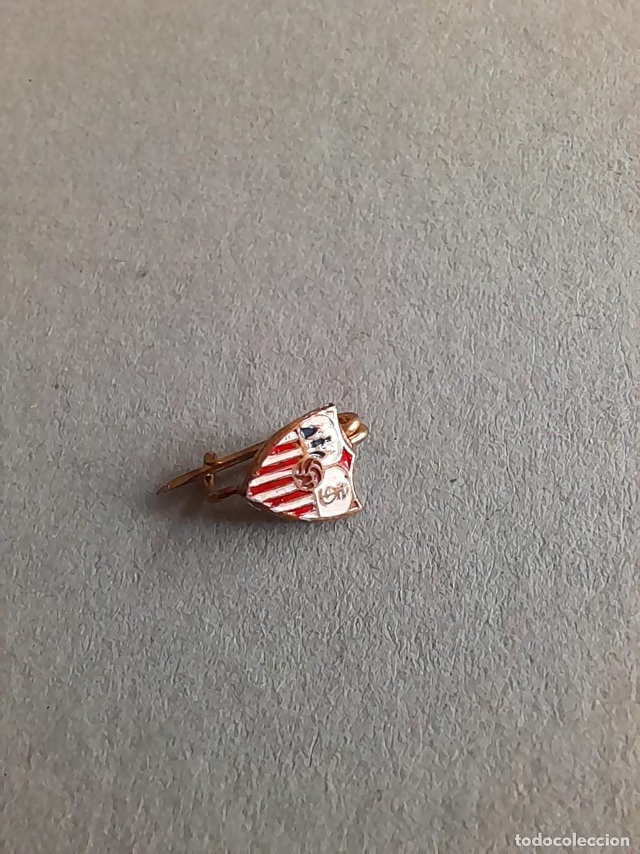 Coleccionismo deportivo: mini pin / aguja de futbol : sevilla futbol club, 8mm aprox