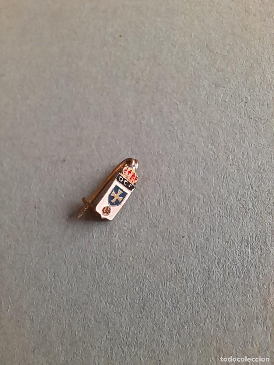 Coleccionismo deportivo: mini pin / aguja de futbol : real oviedo, 1cm aprox