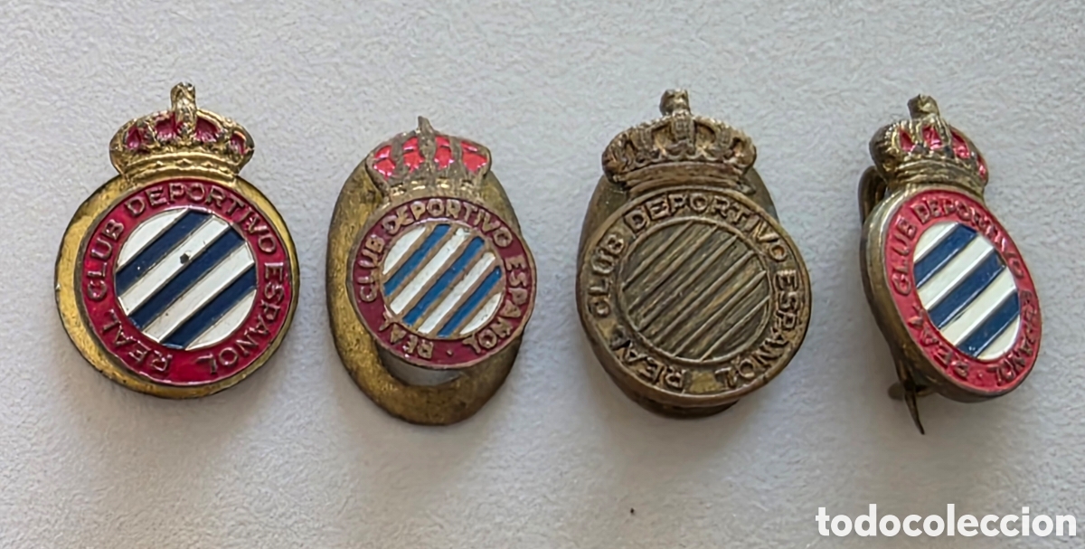 Coleccionismo deportivo: 4 Insignia ojal aguja Real Club Deportivo Espa&ntilde;ol F&uacute;tbol Perico Balompi&eacute; Catal&agrave; Blanquiazul Espanyol