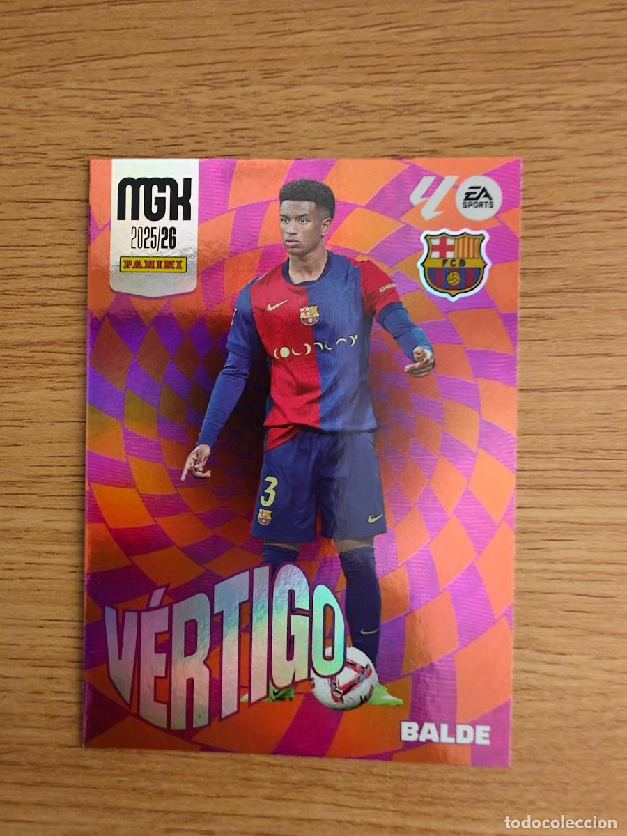 Coleccionismo deportivo: Balde 380 V&eacute;rtigo Panini Megacracks 2025 2026 Barcelona 2025 2026