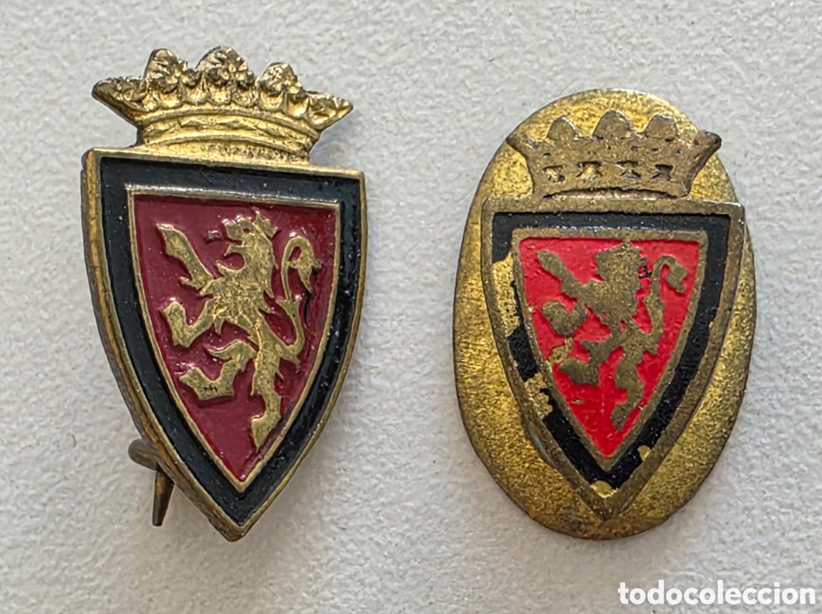 Coleccionismo deportivo: 2 Insignias aguja ojal Real Club de F&uacute;tbol Zaragoza - Balompi&eacute; Arag&oacute;n