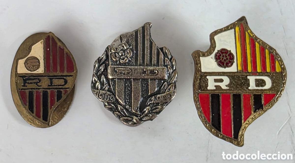 Colecionismo desportivo: 3 Insignias ojal Reus Deportiu RD Club de Futbol Catal&agrave; Cinquantenari 1909-1959 - Tarragona Balompi&eacute;