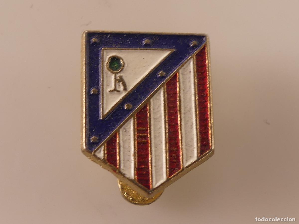 Coleccionismo deportivo: PIN OJAL INSIGNIA - ATLETICO DE MADRID