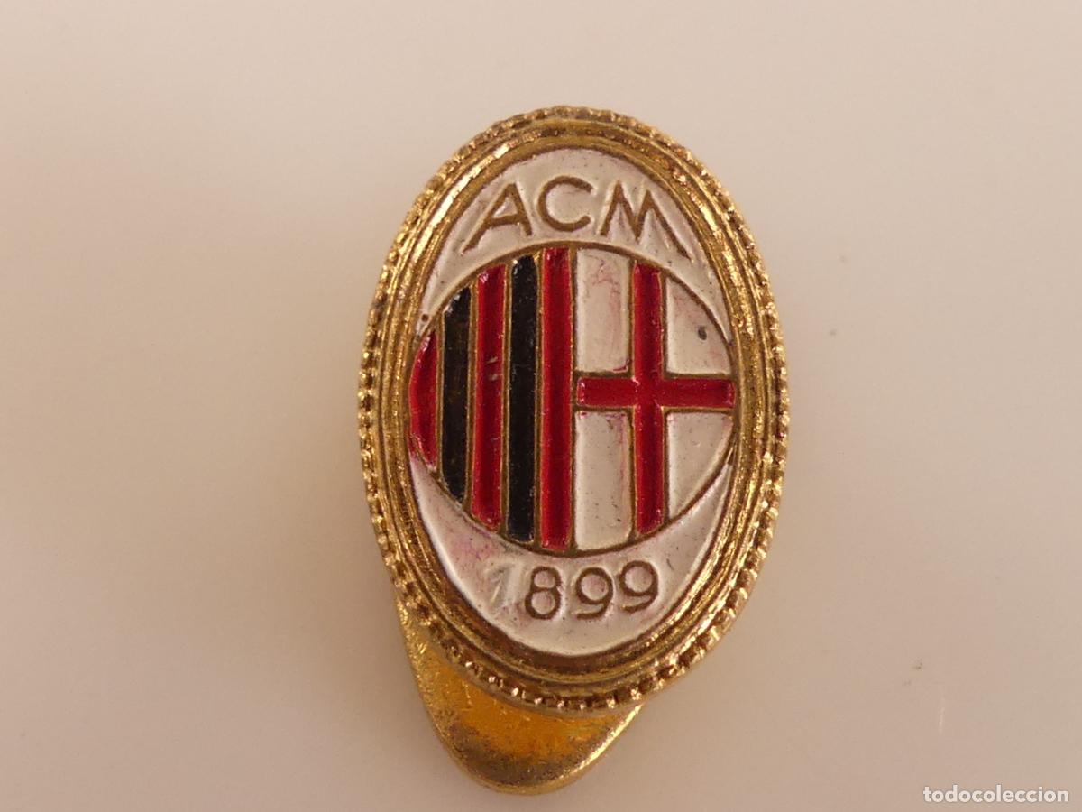 Sports collectibles: PIN OJAL INSIGNIA - AC.MILAN
