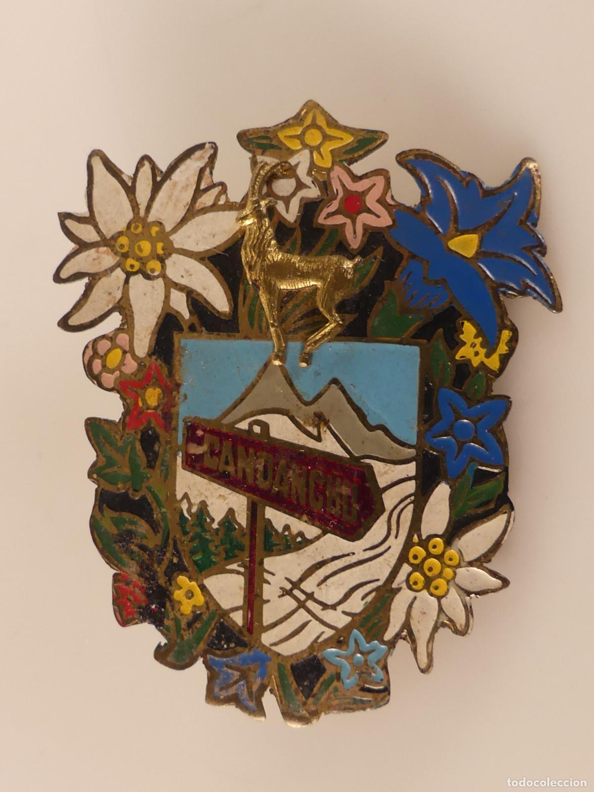 Sports collectibles: PIN INSIGNIA - CANDANCHU