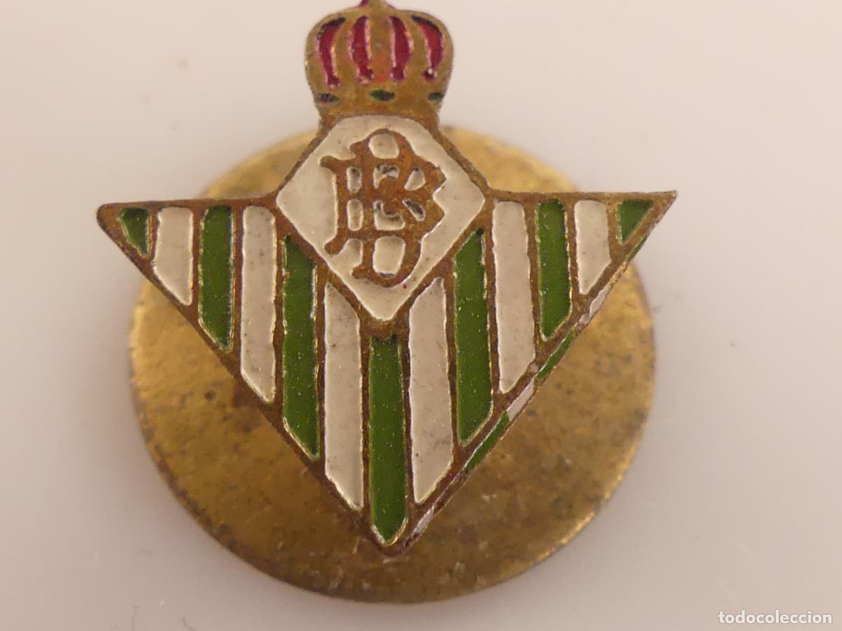 Sports collectibles: PIN OJAL INSIGNIA - REAL BETIS