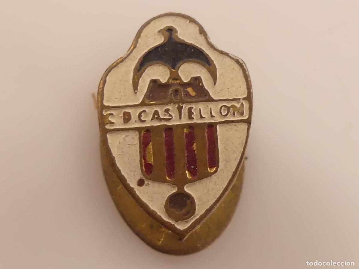 Sports collectibles: PIN OJAL INSIGNIA - C.D. CASTELLON