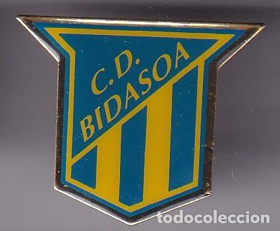 Sports collectibles: PIN DEL CLUB DE FUTBOL BIDASOA (FOOTBALL)