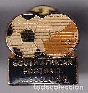 Sports collectibles: PIN DE LA SOUTH AFRICAN FOOTBALL ASSOCIATION (FOOTBALL) FUTBOL