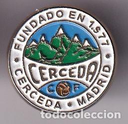 Sports collectibles: PIN DEL CLUB DE FUTBOL CERCEDA (FOOTBALL)