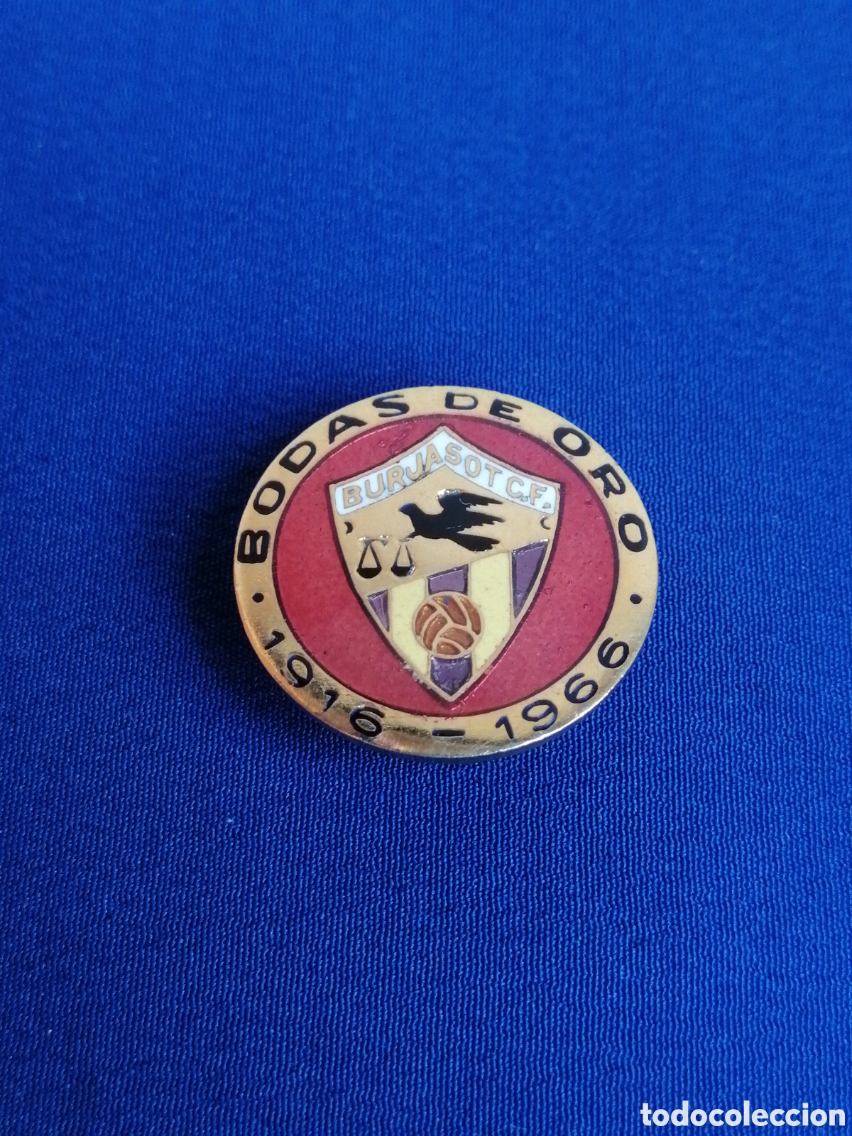 Collectionnisme sportif: CLUB DE F&Uacute;TBOL BURJASOT - BODAS DE ORO 1915-1966 INSIGNIA DE OJAL