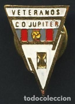 Sports collectibles: F&Uacute;TBOL, INSIGNIA, PIN ANTIGUO, VETERANOS, CLUB DEPORTIVO JUPITER