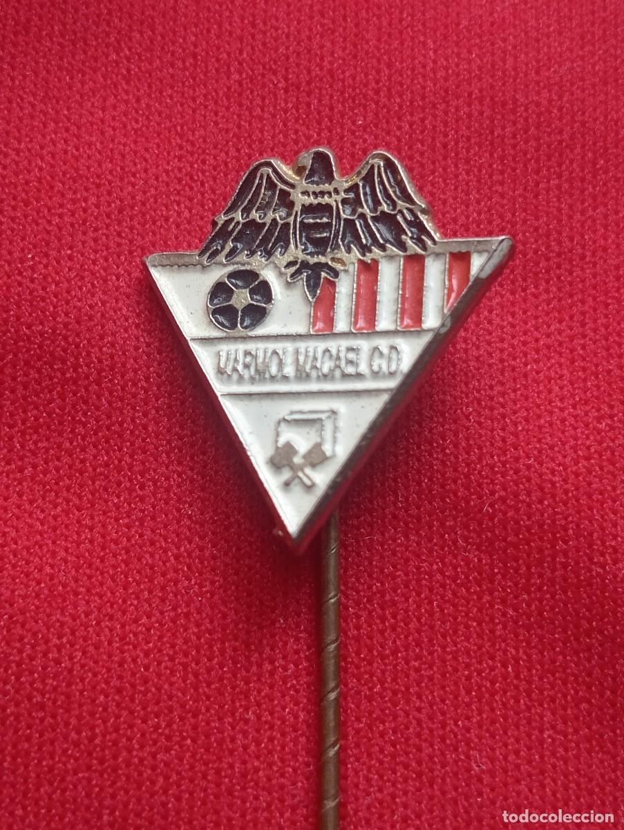 Coleccionismo deportivo: INSIGNIA FUTBOL MARMOL MACAEL CD PINS ALFILER SOLAPA ESCUDO