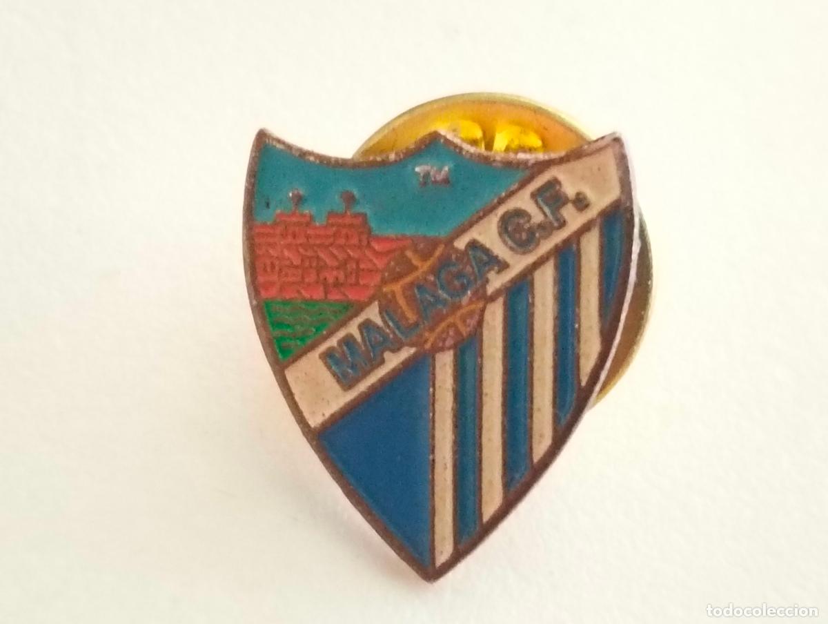 Coleccionismo deportivo: ANTIGUA INSIGNIA DE FUTBOL, MALAGA C. F.
