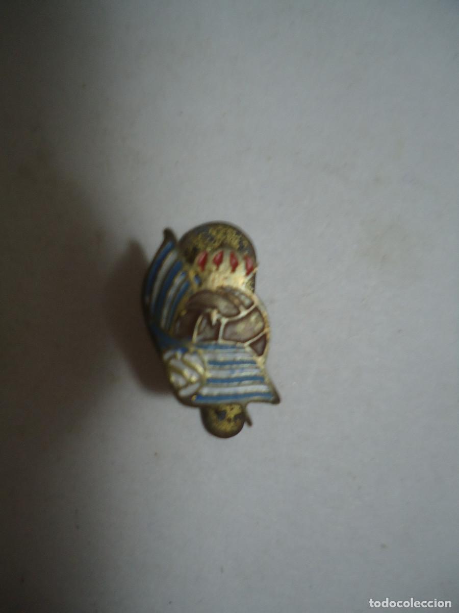 Coleccionismo deportivo: INSIGNIA ANTIGUA DE SOLAPA DE LA REAL SOCIEDAD . A&Ntilde;OS 50-60. -- 24