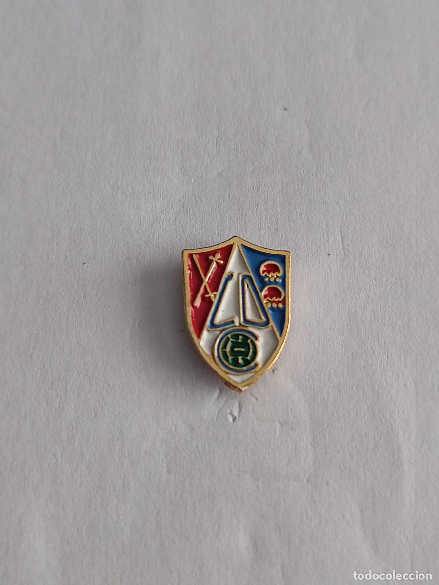 Coleccionismo deportivo: PIN FUTBOL CLUB DEPORTIVO CALAHORRA (LA RIOJA)