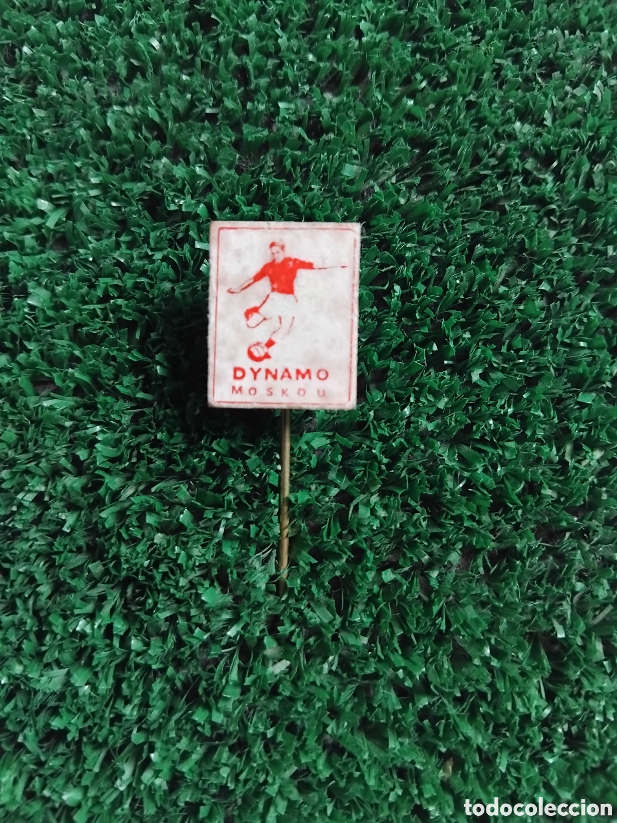 Coleccionismo deportivo: Pin antiguo Dinamo de Mosc&uacute; - Foto 2