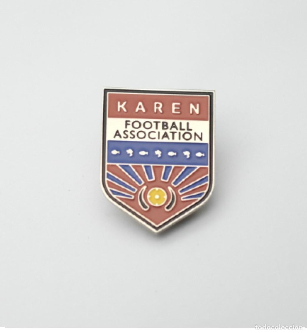 Coleccionismo deportivo: Pin football Football Association Karen /not FIFA/.