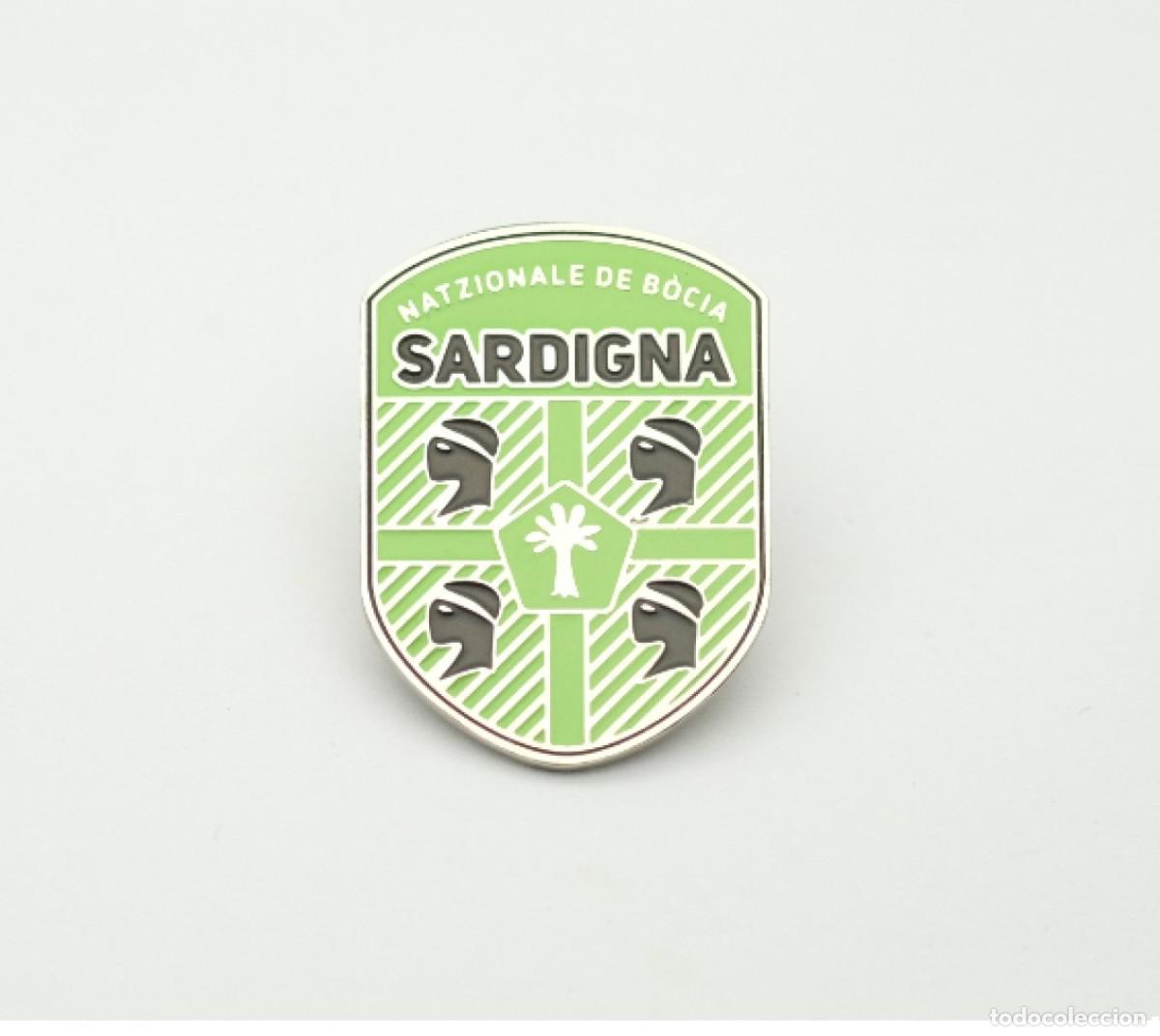 Coleccionismo deportivo: Pin football- Sardinia national football team (ConIFA) /not FIFA/.