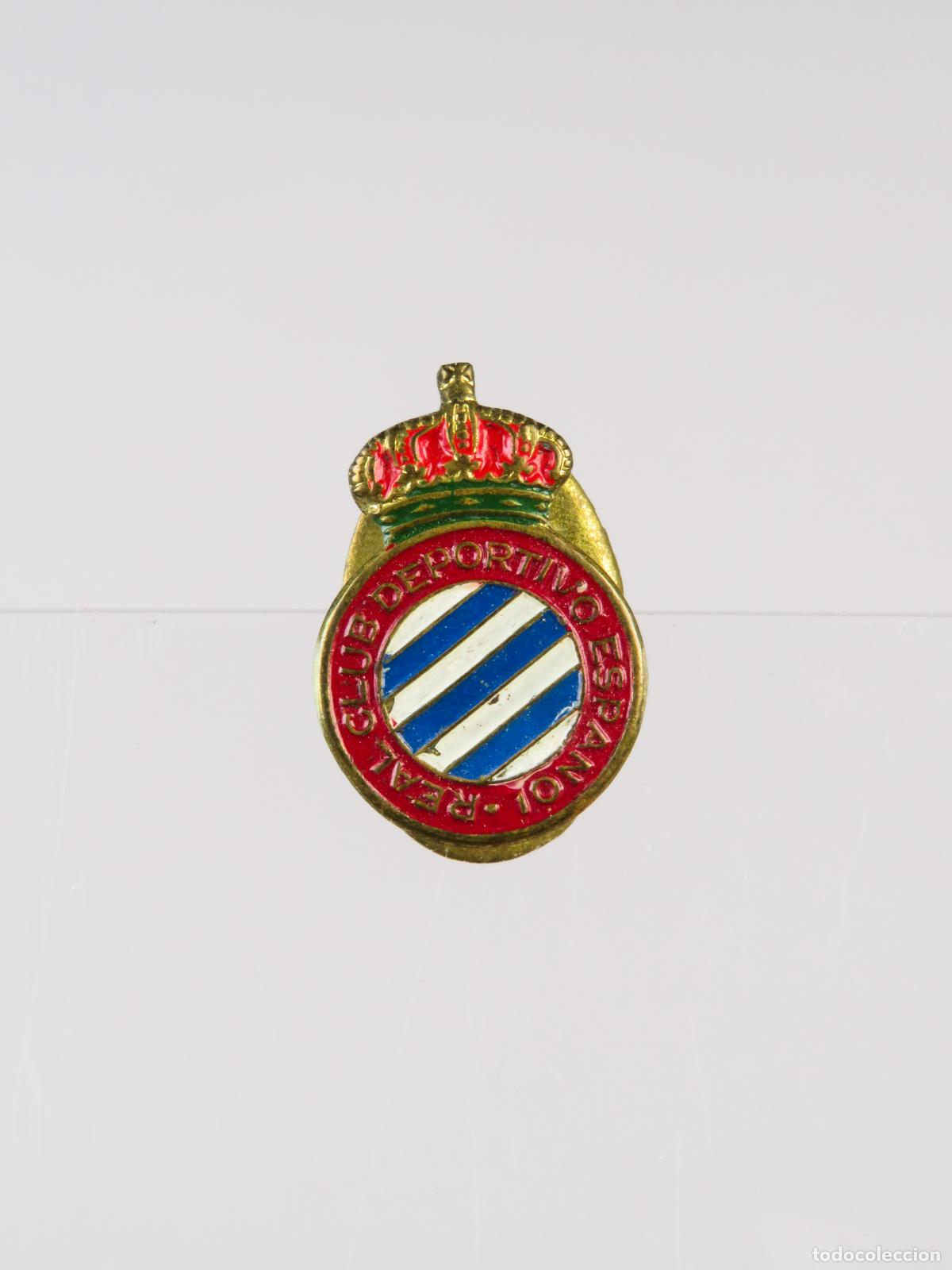 Coleccionismo deportivo: Pin solapa f&uacute;tbol Real Club Deportivo Espa&ntilde;ol metal esmalte segunda mitad S XX