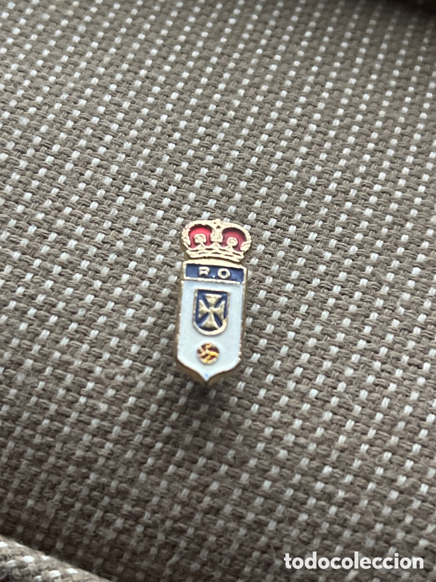 Coleccionismo deportivo: Pin Real Oviedo a&ntilde;os 80
