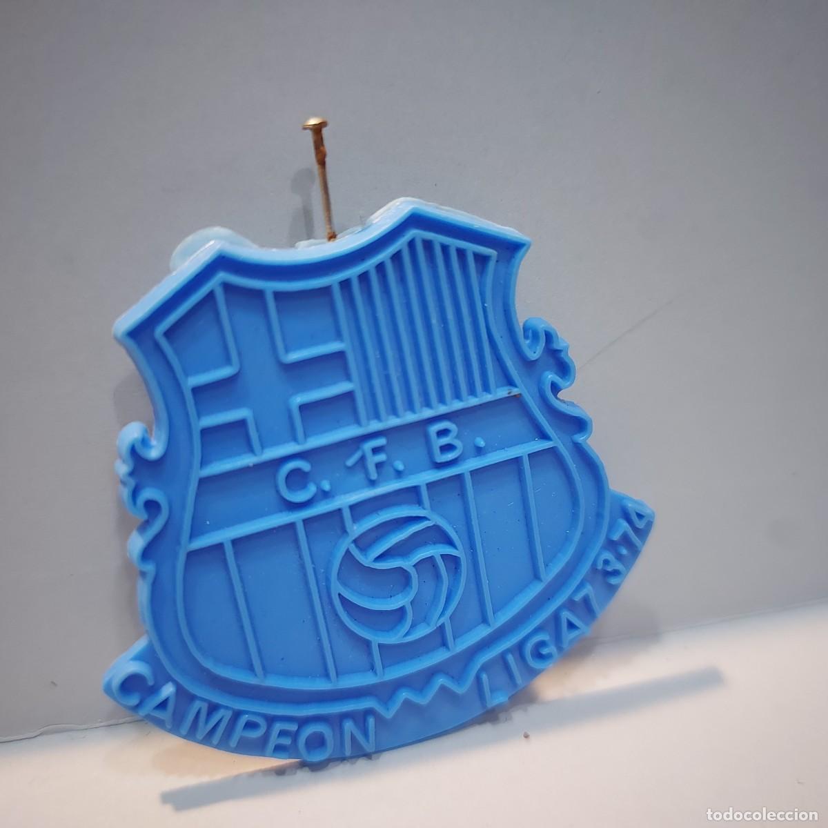 Coleccionismo deportivo: ESCUDO CONMEMORATIVO DEL FC BARCELONA, CAMPEON LIGA 73-74