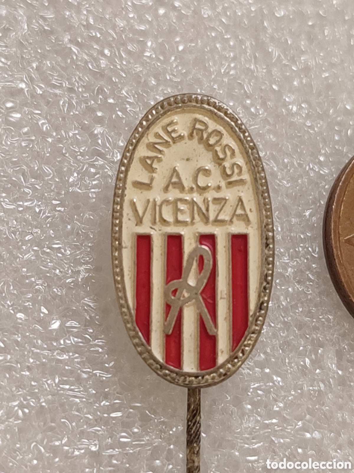 Coleccionismo deportivo: Pins de f&uacute;tbol vintage de aguja del club de f&uacute;tbol italiano Lanerossi Vicenza (A.C. Vicenza),