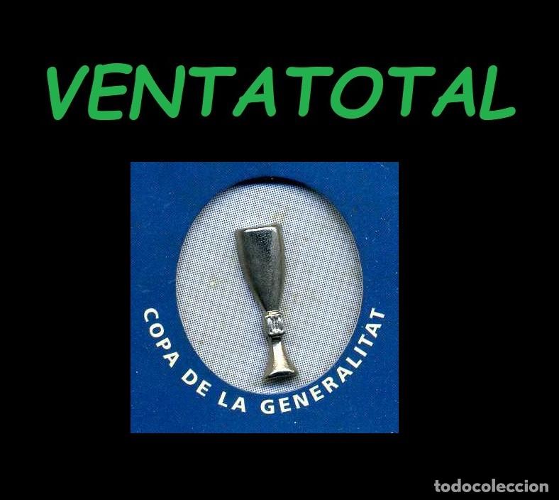 Coleccionismo deportivo: ANTIGUO PIN DE FUTBOL PLATEADO DEL BARSA COPA DE LA GENERALITAT MEDIDA 2,7 X 0,7 CENTIMETROS