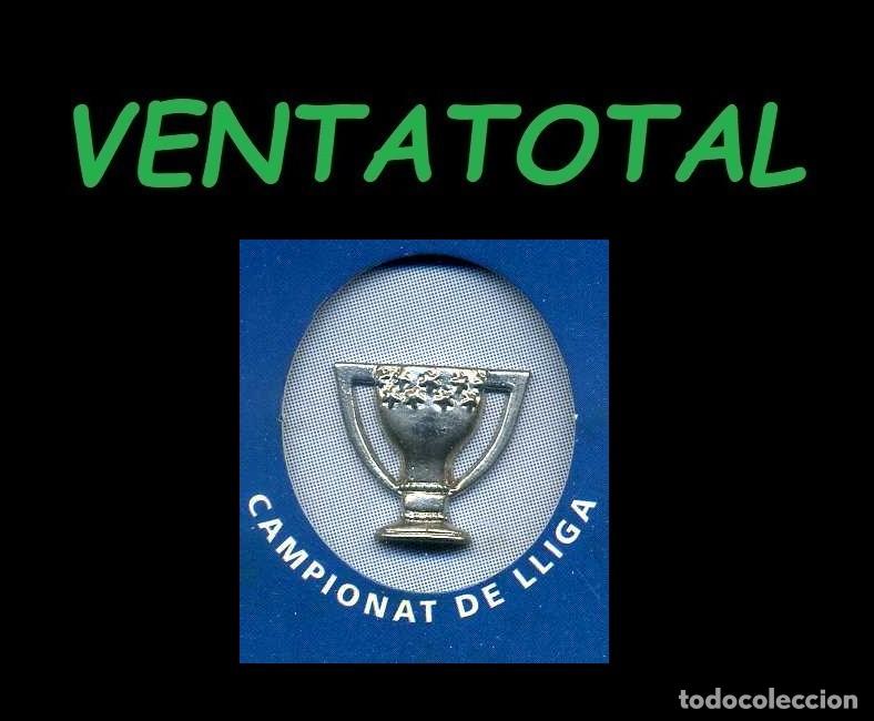 Coleccionismo deportivo: ANTIGUO PIN PLATEADO DE FUTBOL DEL BARSA COPA DEL CAMPEONATO DE LA LIGA MEDIDA 2,6 X 1,7 CENTIMETROS