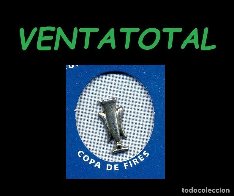 Coleccionismo deportivo: ANTIGUO PIN PLATEADO DE FUTBOL DEL BARSA COPA DE FIRES MEDIDA 2,4 X 1 CENTIMETROS