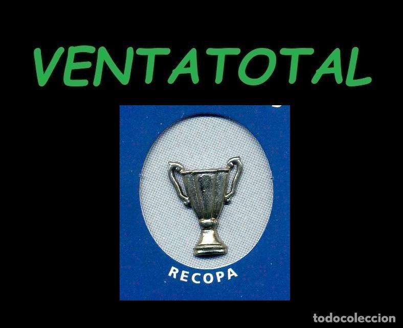 Coleccionismo deportivo: ANTIGUO PIN PLATEADO DE FUTBOL DEL BARSA LA RECOPA MEDIDA 2,2 X 1,8 CENTIMETROS